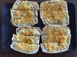 chedz garlic cheese bread 1